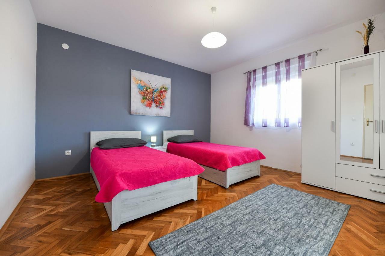 Villa Kuca Za Odmor Lukic à Donje Rastane Extérieur photo